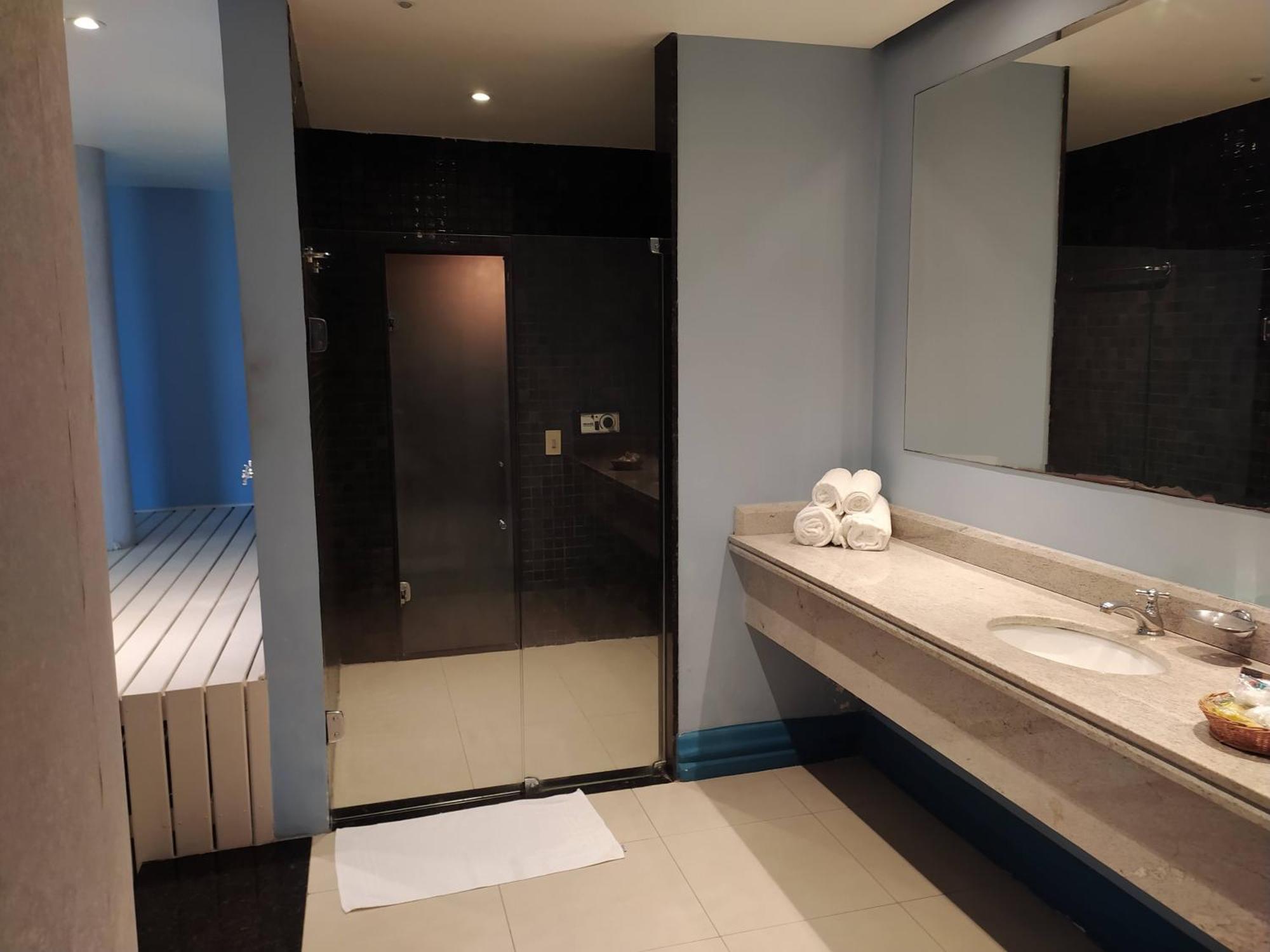 Diamond Hotel 3*